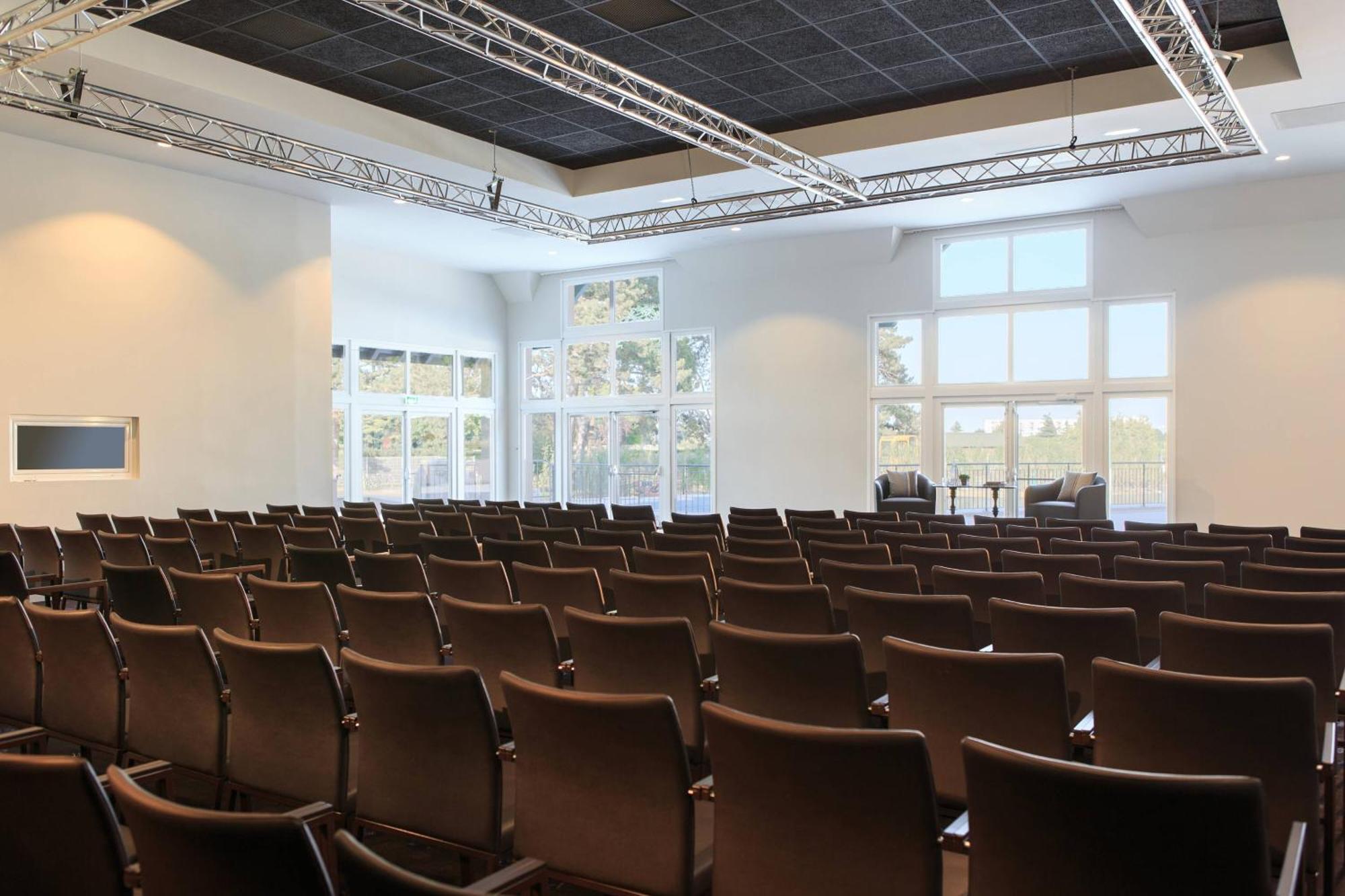 Renaissance Paris Hippodrome De St. Cloud Hotel 4*