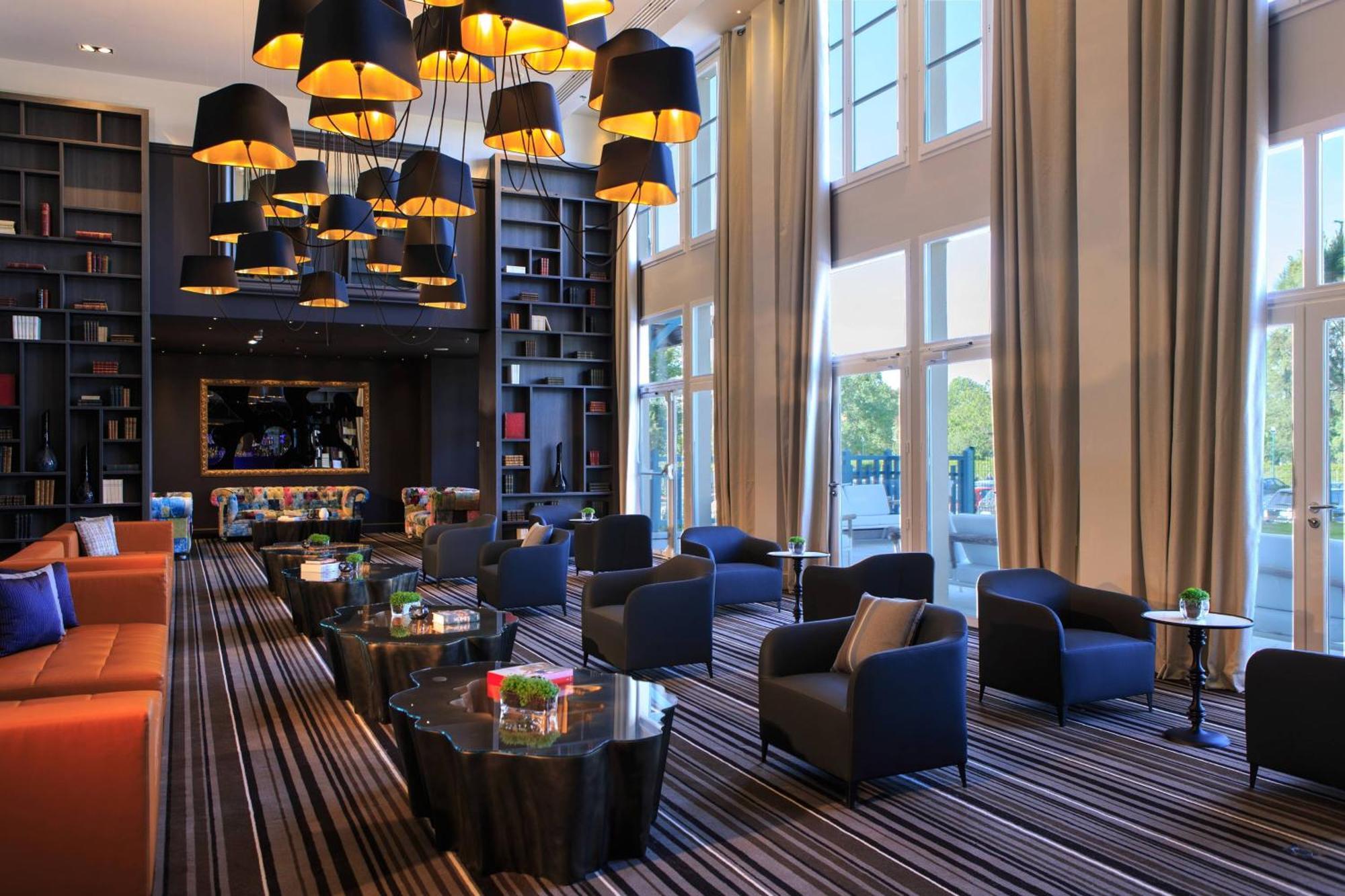 Hotel Renaissance Paris Hippodrome De St. Cloud 4*